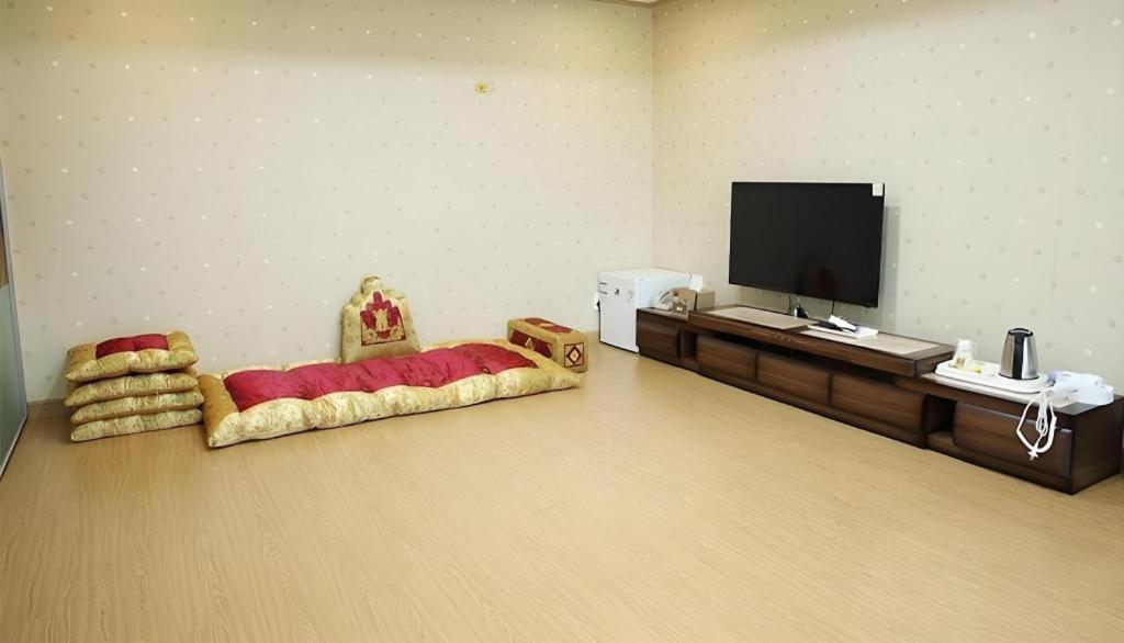 Arisu Gyeongju Hotel מראה חיצוני תמונה