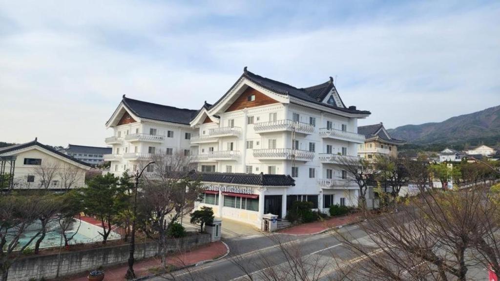 Arisu Gyeongju Hotel מראה חיצוני תמונה
