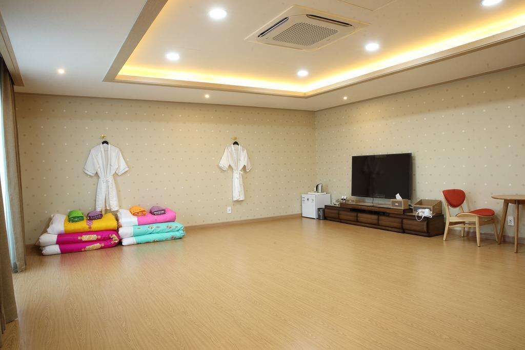 Arisu Gyeongju Hotel מראה חיצוני תמונה